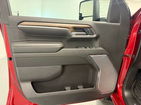 Used 2024 Chevrolet Silverado 2500 High Country w/ High Country Premium Package image 13