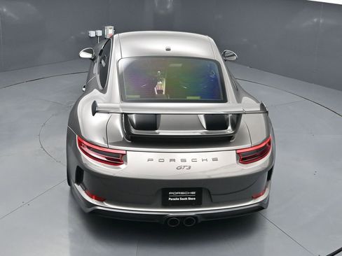 Used 2018 Porsche 911 GT3 RWD image 18
