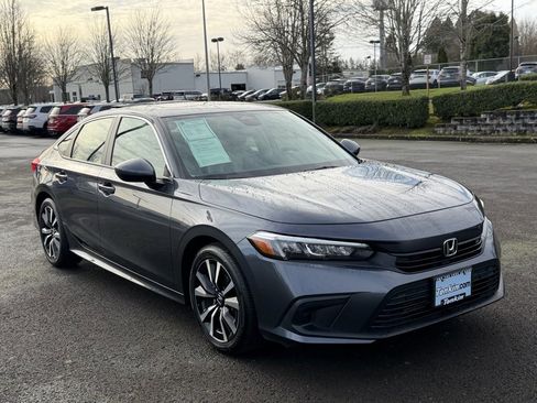 Used 2022 Honda Civic EX image 2