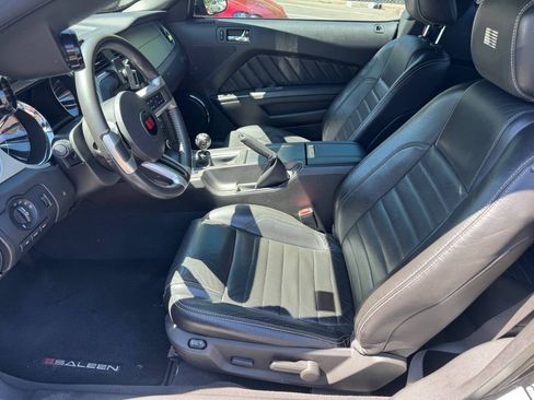 Used 2010 Ford Mustang GT Premium RWD image 8