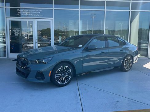 New 2026 BMW 530i w/ M Sport Package image 2