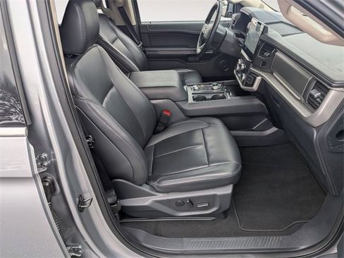 Used 2024 Ford Expedition XLT image 35