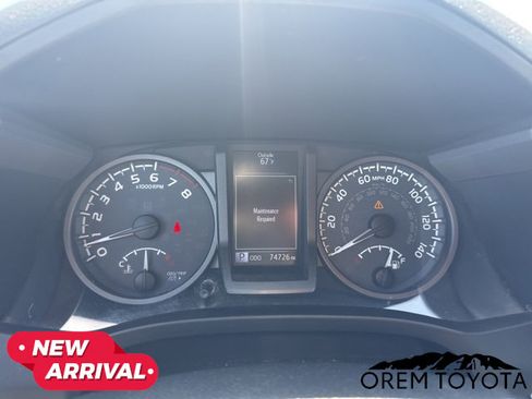 Used 2018 Toyota Tacoma TRD Off-Road w/ Technology Package AWD/4WD image 20
