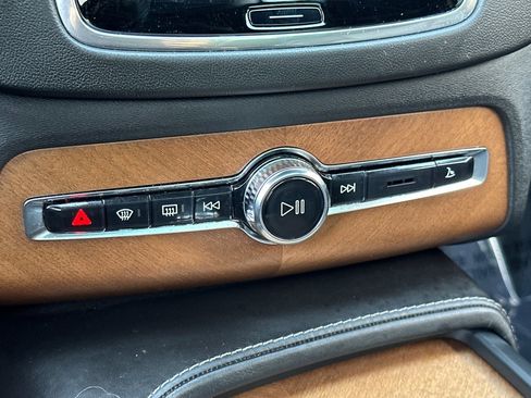 Used 2017 Volvo XC90 T8 Excellence image 19