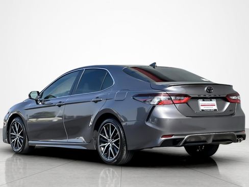 Certified 2023 Toyota Camry SE w/ Convenience Package image 3