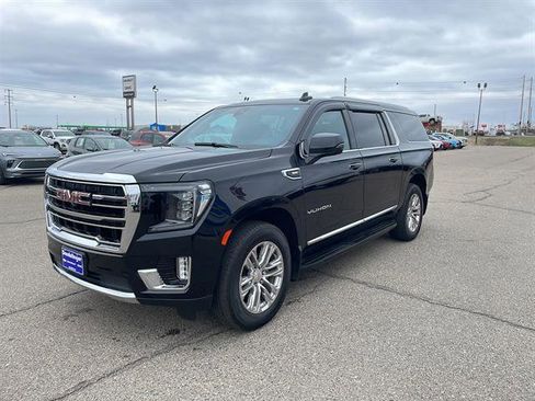 Used 2022 GMC Yukon XL SLT w/ SLT Premium Package AWD/4WD image 6