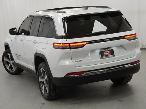 Used 2022 Jeep Grand Cherokee Limited 4xe image 13