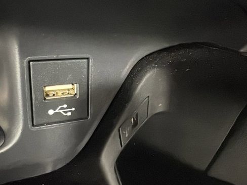 Used 2020 Toyota C-HR XLE image 27