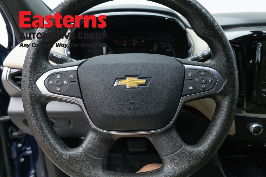 Used 2023 Chevrolet Traverse LS w/ Safety Package FWD image 11