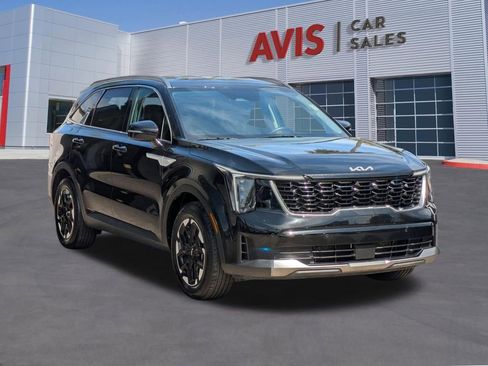 Used 2024 Kia Sorento S image 3