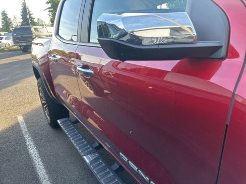 Used 2023 GMC Canyon Denali AWD/4WD image 9