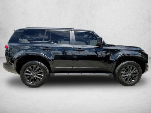 Used 2025 Lexus GX 550 w/ Cold Area Package AWD/4WD image 5