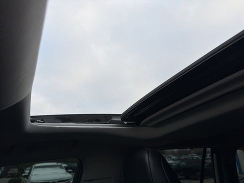 Used 2021 Toyota Highlander Limited image 14