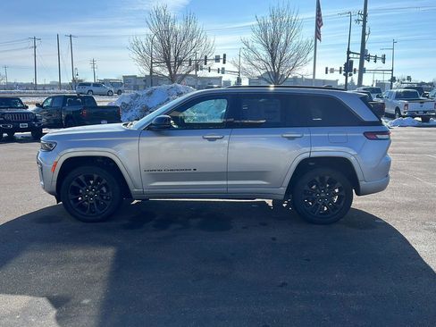 New 2026 Jeep Grand Cherokee Limited Reserve image 4