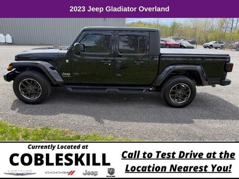 Used 2023 Jeep Gladiator Overland AWD/4WD image 8