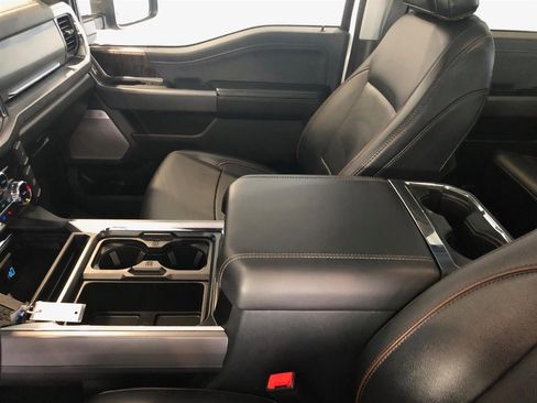 Used 2025 Ford F250 Lariat w/ Chrome Package image 7