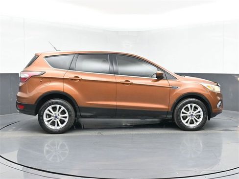 Used 2017 Ford Escape SE image 15