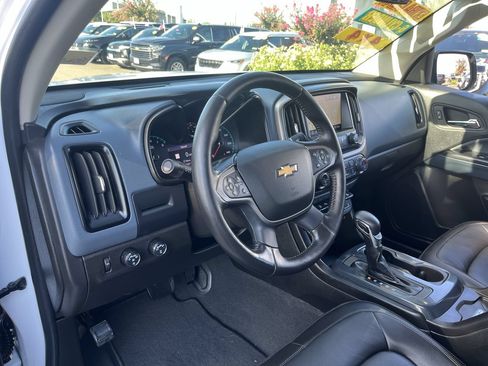 Used 2022 Chevrolet Colorado Z71 w/ Safety Package AWD/4WD image 9