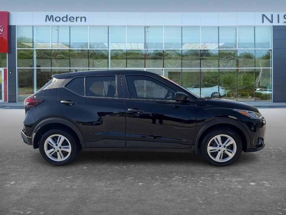 Certified 2025 Nissan Kicks Play S FWD image 4