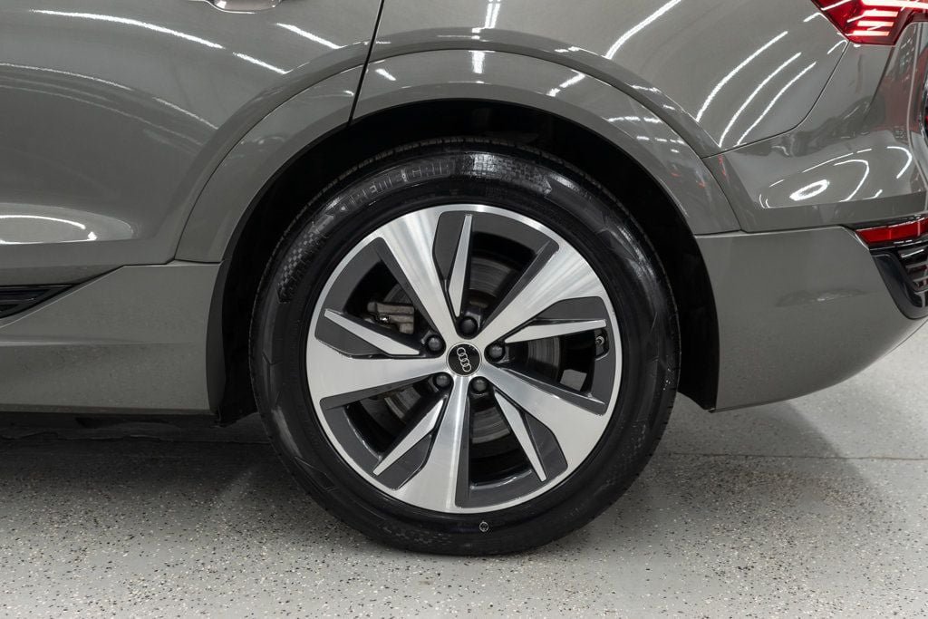 Used 2024 Audi Q8 e-tron Premium AWD/4WD image 35
