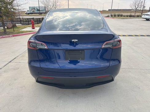 Used 2025 Tesla Model Y Long Range image 19