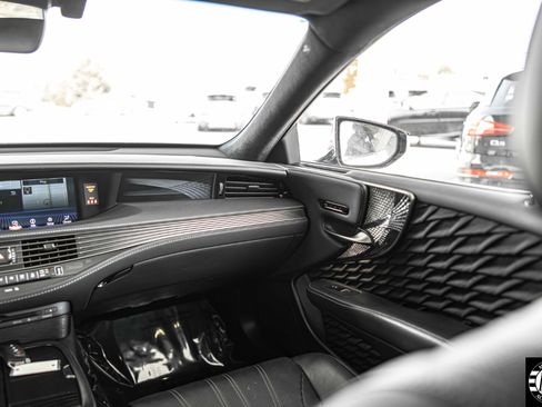 Used 2020 Lexus LS 500h AWD image 42