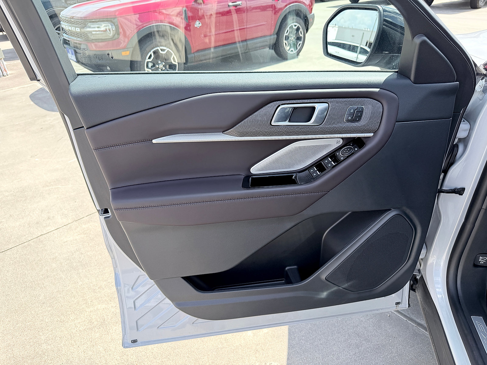 Used 2026 Ford Explorer Platinum RWD image 24