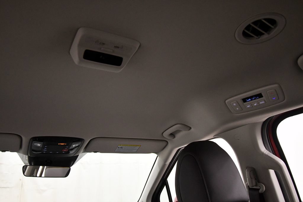Certified 2026 Kia Carnival EX FWD image 17