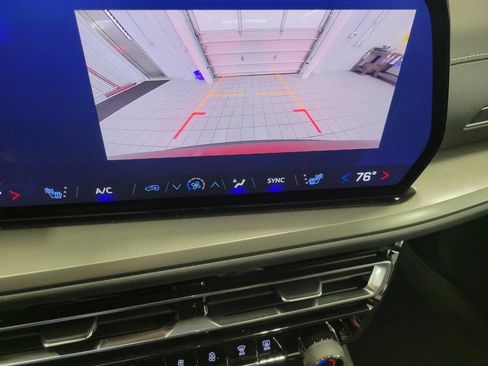 Certified 2025 Chevrolet Traverse LT AWD/4WD image 14