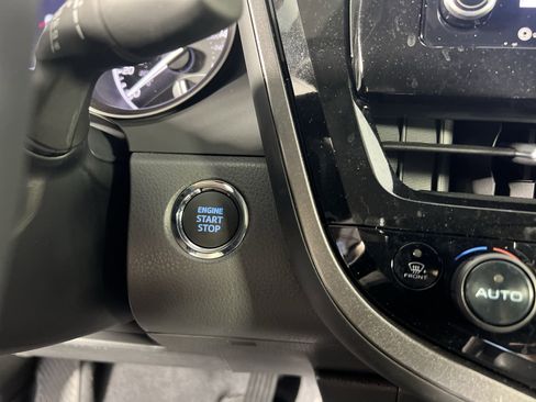 Used 2024 Toyota Camry SE image 25