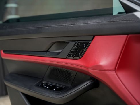 Used 2021 Porsche Taycan 4S image 20