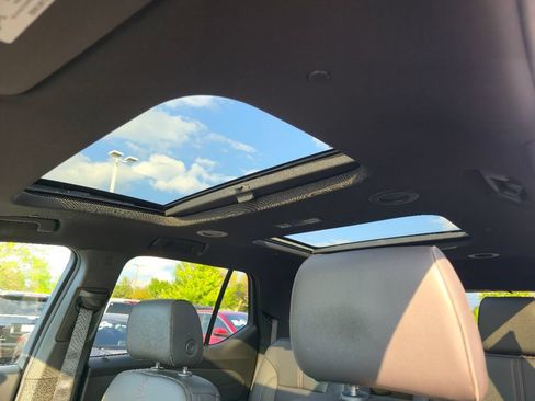 Certified 2023 Chevrolet Traverse RS w/ LPO, Floor Liner Package AWD/4WD image 23