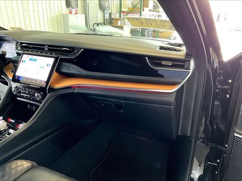 Used 2023 Jeep Grand Cherokee Summit image 13