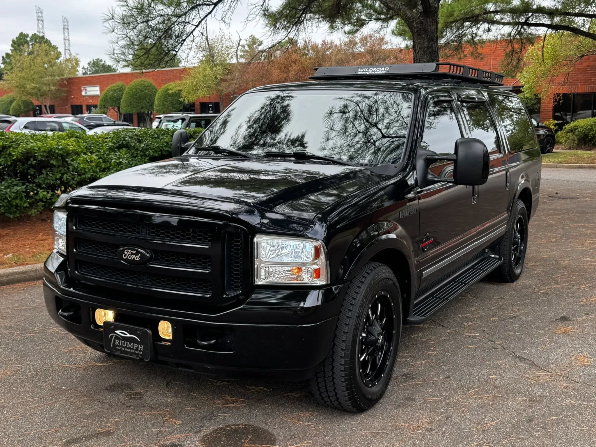 Used 2005 Ford Excursion Limited RWD image 3