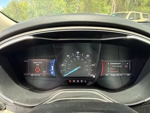 Used 2020 Ford Fusion SE FWD image 27