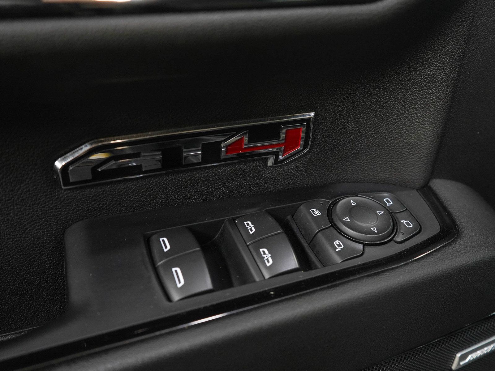Used 2024 GMC Sierra 1500 AT4 w/ Technology Package AWD/4WD image 23