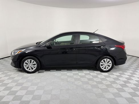Used 2022 Hyundai Accent SE image 2