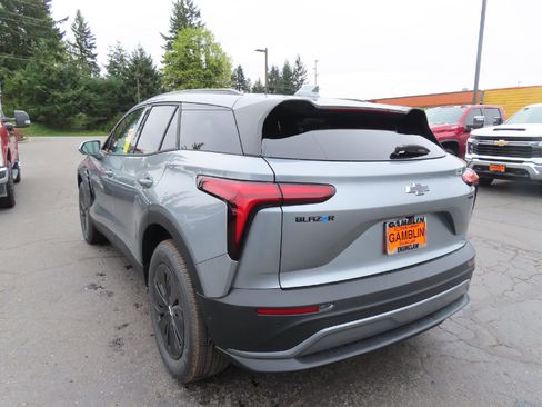New 2026 Chevrolet Blazer EV LT w/ Super Cruise Package AWD/4WD image 5