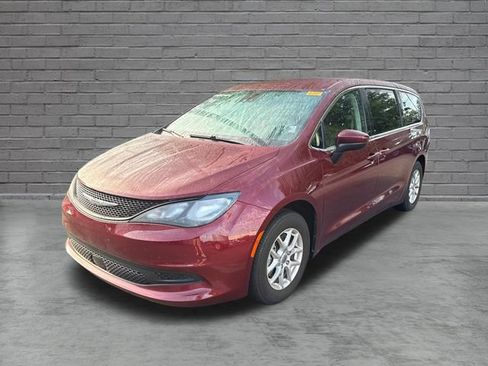Used 2023 Chrysler Voyager LX FWD image 10