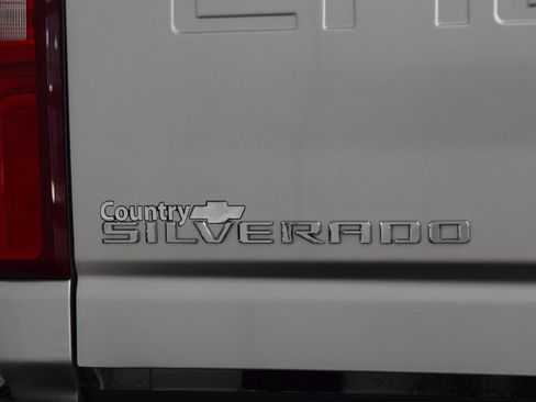 Used 2022 Chevrolet Silverado 3500 High Country w/ LPO, Hitch Package AWD/4WD image 26
