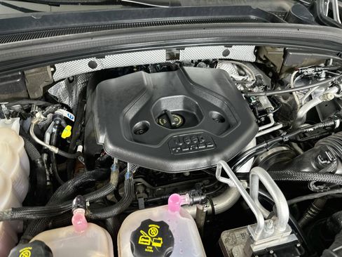 Used 2023 Jeep Grand Cherokee 4WD 4xe image 35