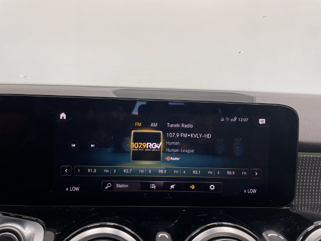 Certified 2022 Mercedes-Benz GLB 250 4MATIC image 29