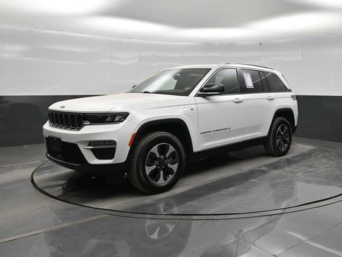 Used 2024 Jeep Grand Cherokee Limited 4xe AWD/4WD image 4