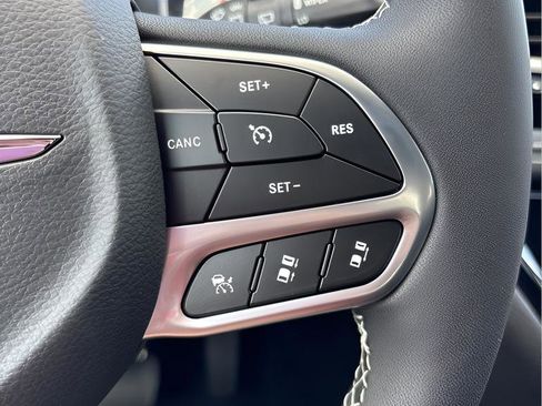 New 2026 Chrysler Pacifica Select image 18