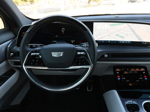 New 2026 Cadillac Vistiq Luxury image 9