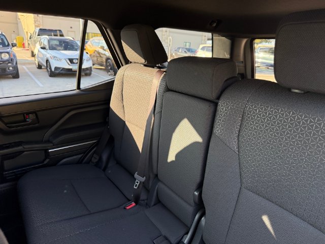Used 2025 Toyota 4Runner SR5 AWD/4WD image 27
