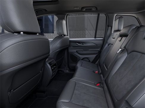 New 2025 Jeep Grand Cherokee Altitude image 23