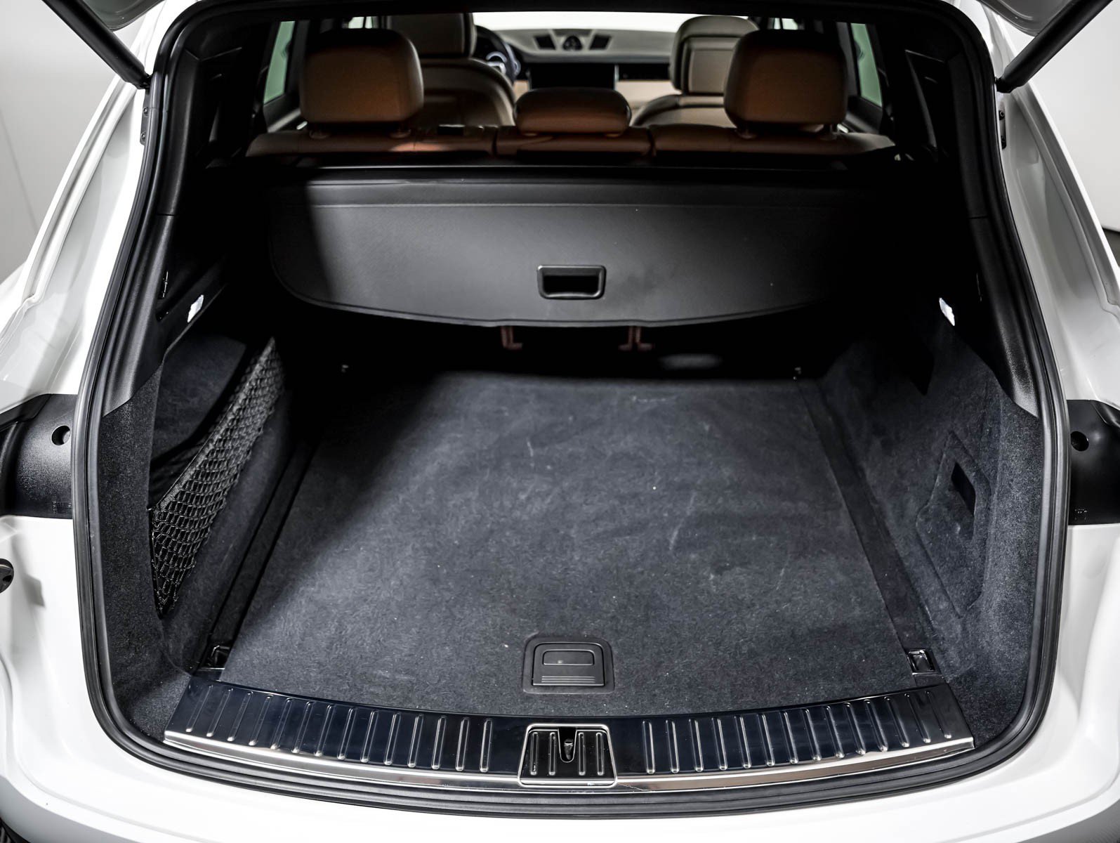 Certified 2023 Porsche Cayenne AWD/4WD image 29