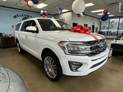 Used 2023 Ford Expedition Max Limited image 2