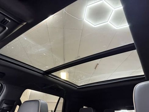 Certified 2023 GMC Yukon SLT w/ SLT Premium Package image 33